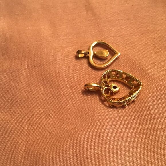 Two Goldtone Pendants  - Picture 3 of 4